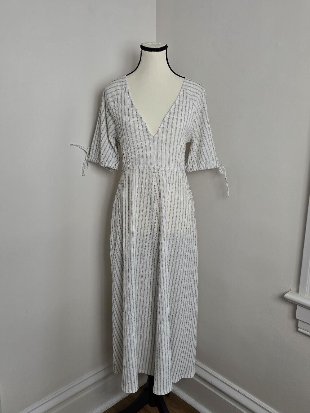 Zara White Striped V-Neck Midi Dress with Tie Sleeves